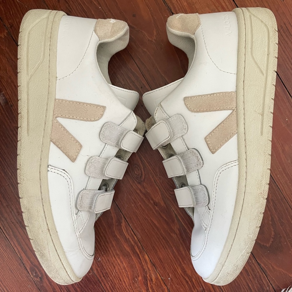 Vejas 3 Lock Womens Sneakers